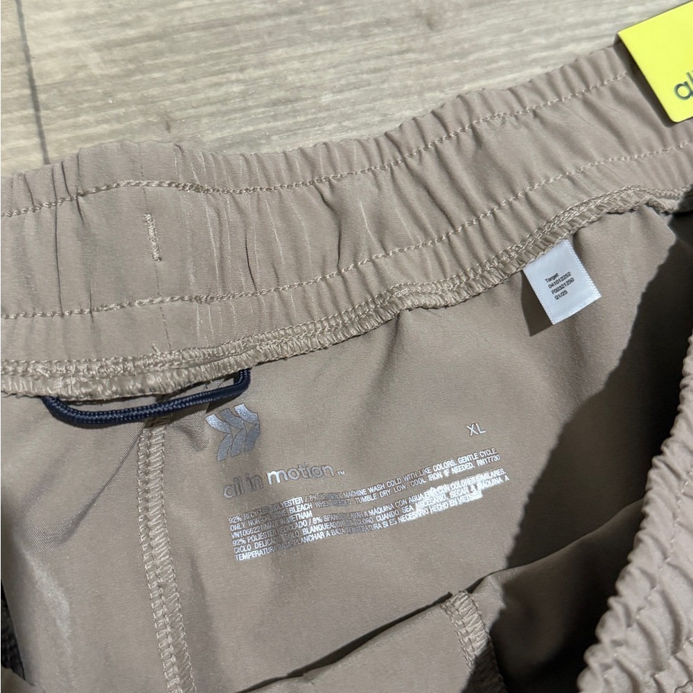 All in Motion Men's Pull On Elastic Waist Hybrid Shorts 6" Inseam Tan Size XL - Picture 5 of 10